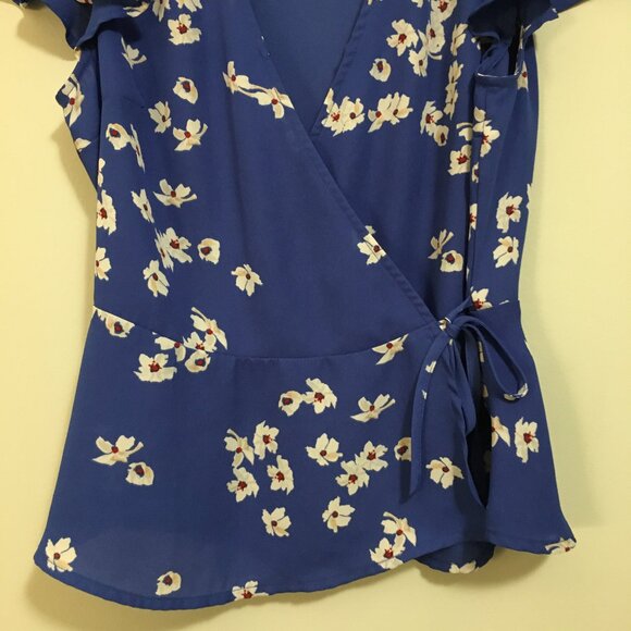 Banana Republic Blue Floral Tie Wrap Top - Picture 4 of 13